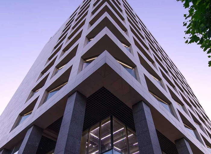 디홀릭커머스-글로벌 이커머스 그로스 마케터