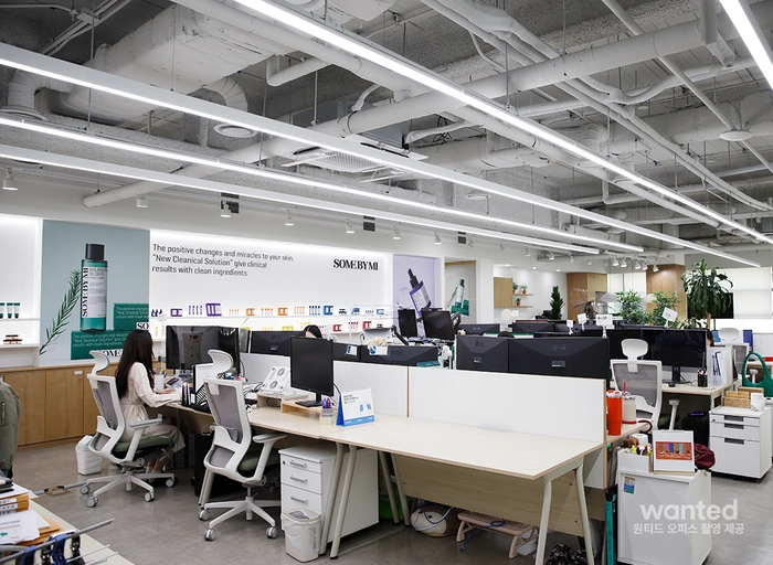 페렌벨-[SOMEBYMI] 이커머스 웹디자인 1년 이상