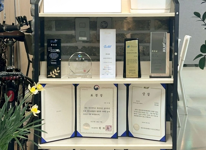 디버-[3년 이상] 프론트엔드 개발자