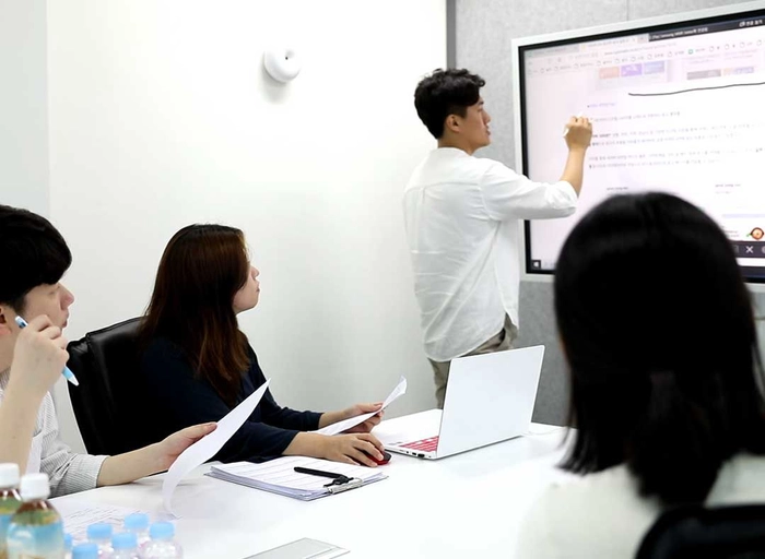 완벽한우리들-온라인 쇼핑몰 마케팅 팀장
