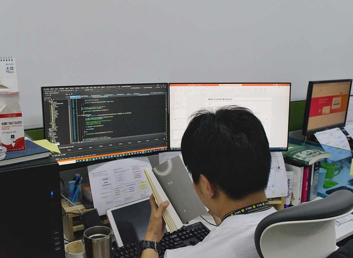 브이엠에스솔루션스-SaaS 프론트엔드 개발자