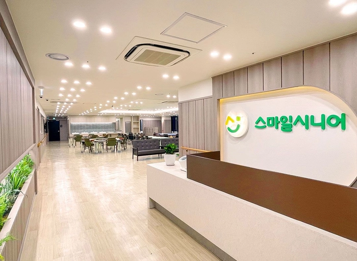 한국시니어연구소-요양서비스 플랫폼/브랜드 영업 담당 매니저