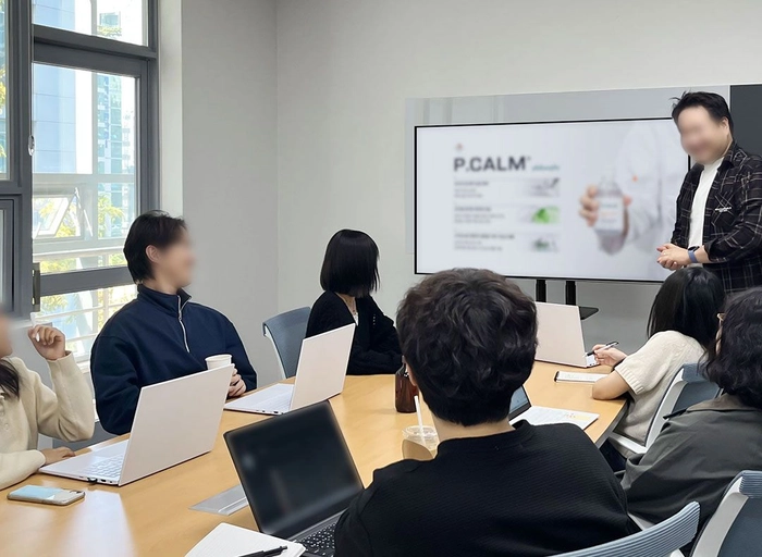 라이프위드코퍼레이션-[피캄] 이커머스 마케팅 LEAD