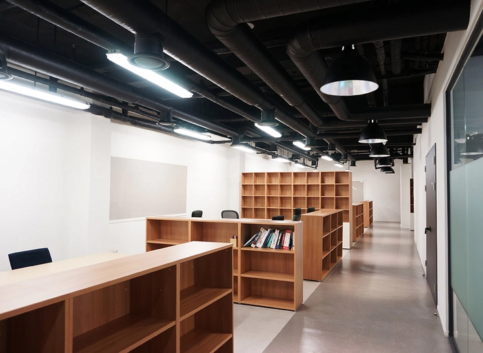 네시삼십삼분(4:33)-Community Manager for Decentralized Games