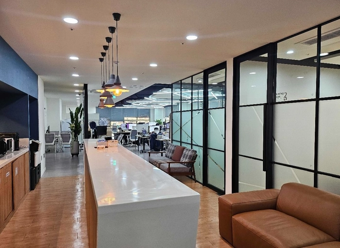 어크로스비-Product Manager (4년 이상)