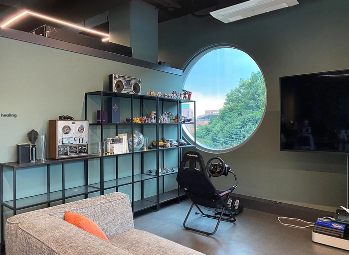 나인앤나인-모션 그래픽 디자이너