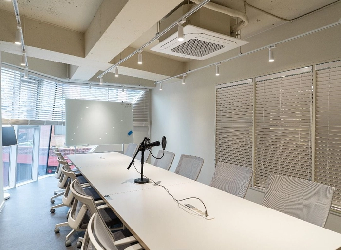 에이엠매니지먼트-해외 영업(영어) 매니저