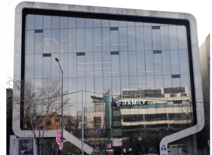 아이패밀리에스씨-[롬앤/누즈] 아시아팀 동남아파트 파트장