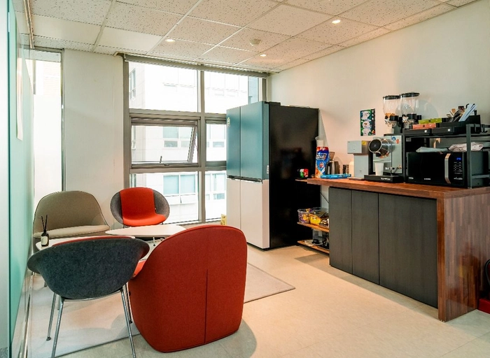 이모티브-스파인 2D 애니메이터