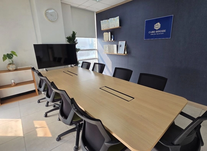 큐브브릿지-자사서비스 UI/UX 디자이너 (3년 이상)