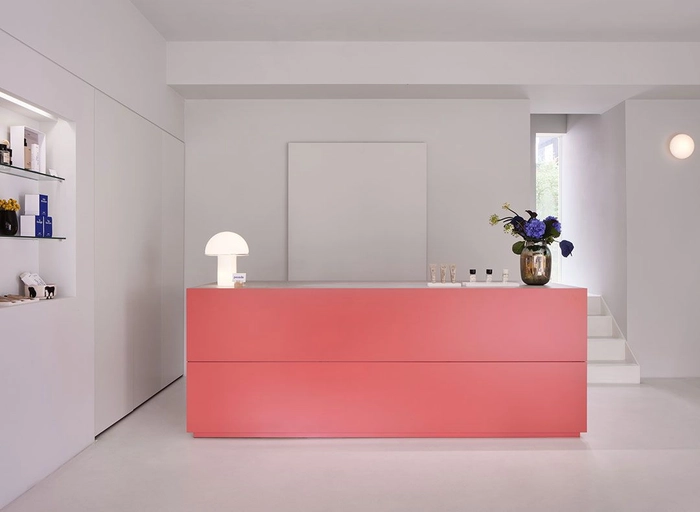 티비엘코퍼레이션-[향 브랜드] Postes 온라인 MD (대리급)