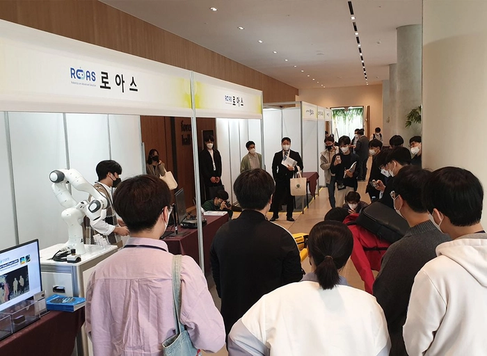 로아스-기술지원팀 로봇 기술지원 필드엔지니어 (3년 이상)