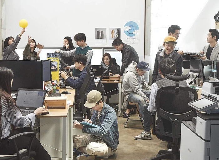 알씨씨-노티카 패션 디자이너