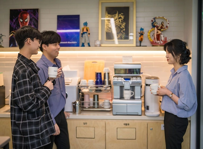 쿼드마이너-UI/UX  웹 개발자 (3년차 이상)