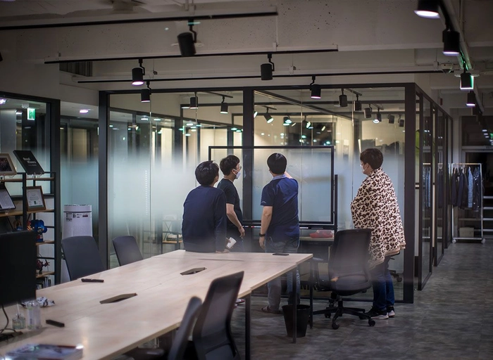 쿼드마이너-UI/UX  웹 개발자 (3년차 이상)