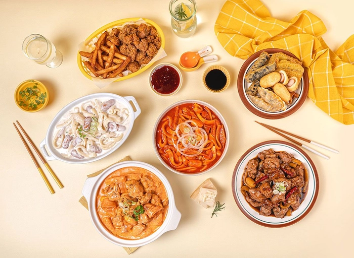 홀딩핸즈-[치킨플러스] 브랜드 마케터