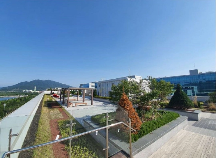 아뜨리앙-[클라르하임] 프리미엄 베딩 브랜드 이커머스 온라인 MD 3년 이상