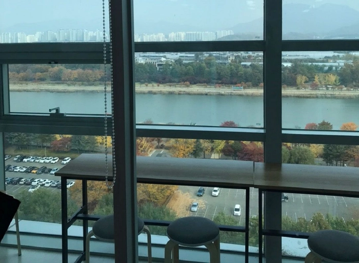 아뜨리앙-[클라르하임] 프리미엄 베딩 브랜드 이커머스 온라인 MD 3년 이상