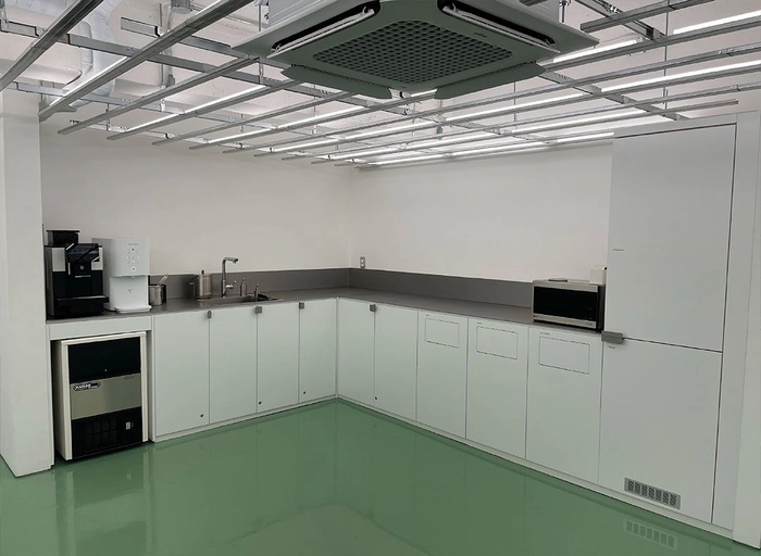 리브포워드-3D/AI 기반 SaaS형 ERP 및 이커머스 Back-End(Web)(신입~8년차