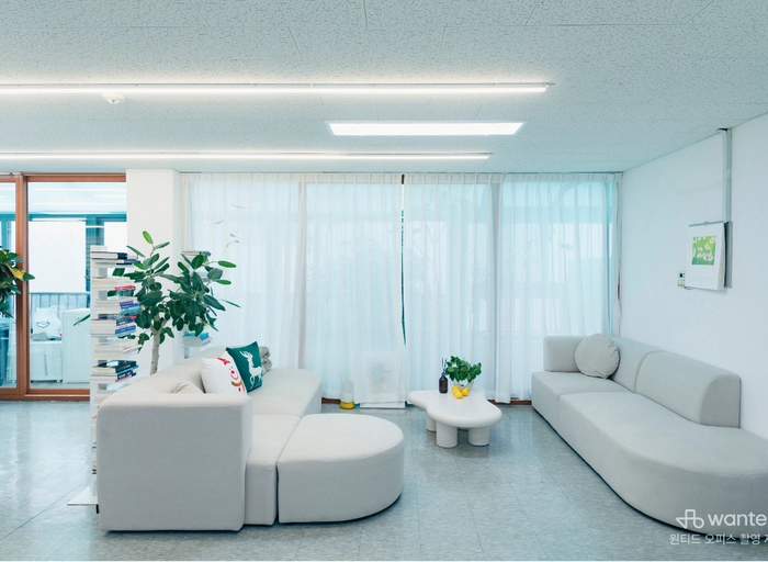 휴마인-Brand Designer (2년 이상 5년 이하)