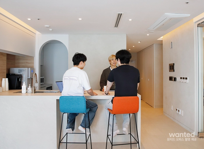 스탠다다-이커머스 상품기획 MD (2년 이상)