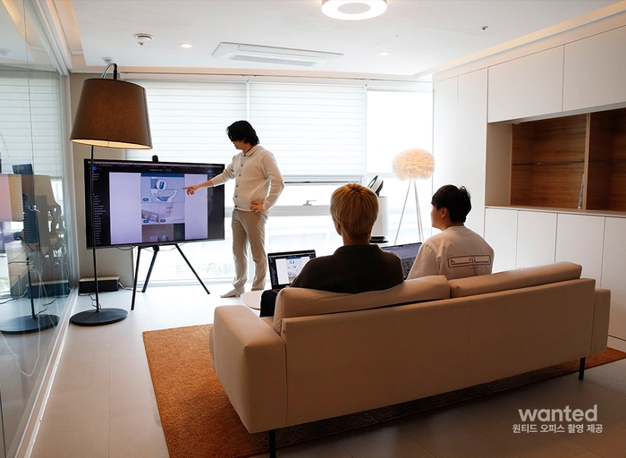 스탠다다-이커머스 상품기획 MD (2년 이상)