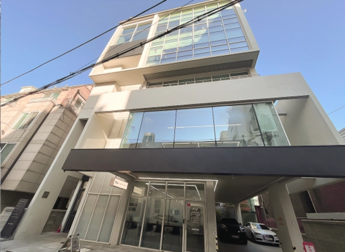 리샵-[SAINTSATIN] 채용담당자