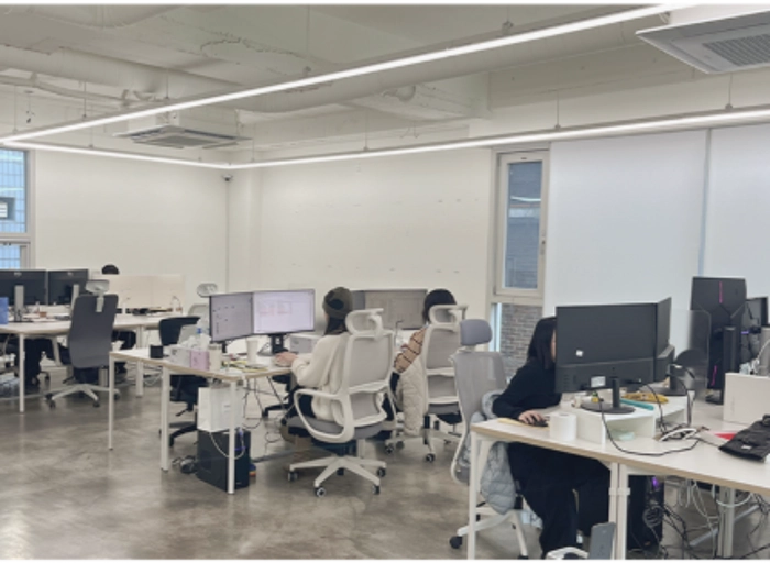 리샵-[SAINTSATIN] 채용담당자