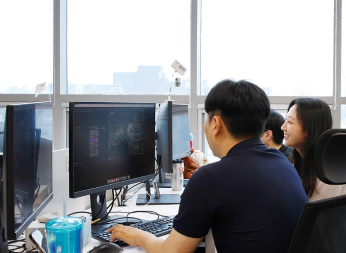 위에이알-광고기획자(AE) 6년 이상