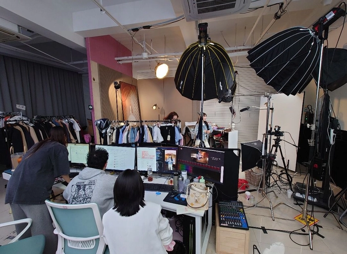 마이가다이내믹스-[인턴] 펫 전문 라이브 커머스 쇼호스트