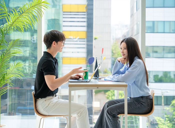 니어스랩-사업개발 및 운영