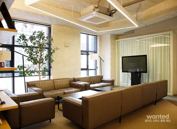 바이브컴퍼니-인사 담당자