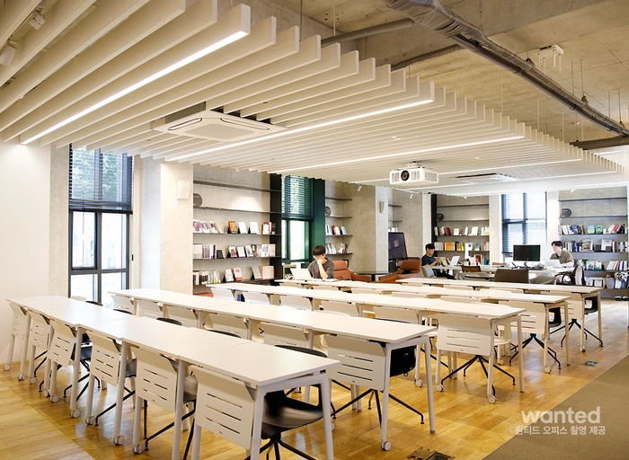 바이브컴퍼니-인사 담당자