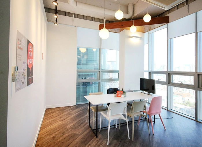 우주프로퍼티매니지먼트-PHP 개발자 (2년 이상)