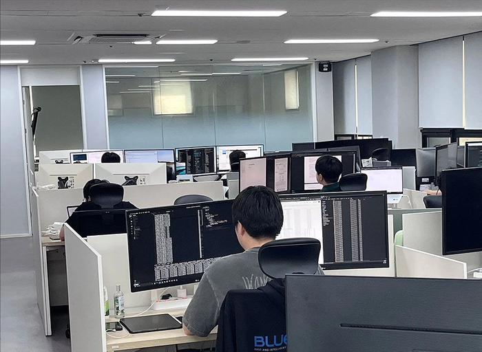 블루닷-반도체 회로 설계 개발자