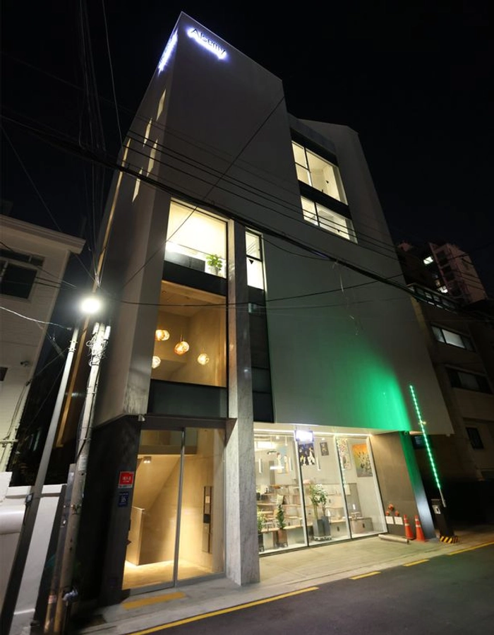 알세미-Software Engineer(Full-stack - Backend Focus)