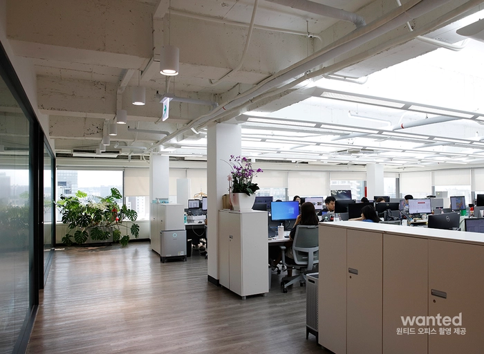 시너지버슨-국내/해외 홍보(PR) - 1년 이상