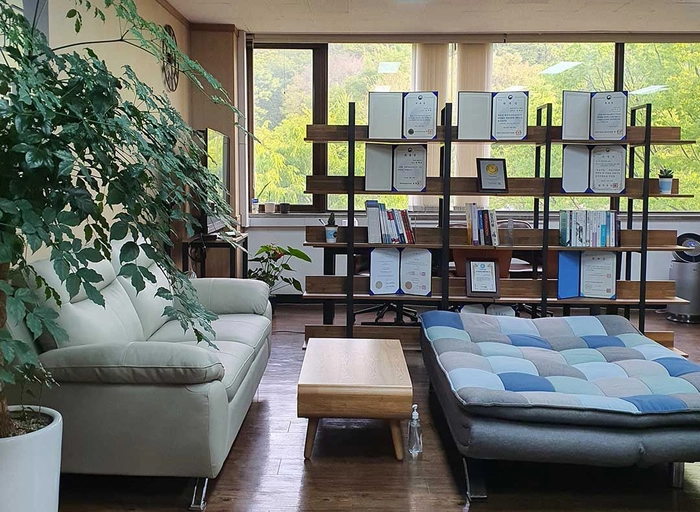 화음-외국인 투자법인 설립 담당 직원