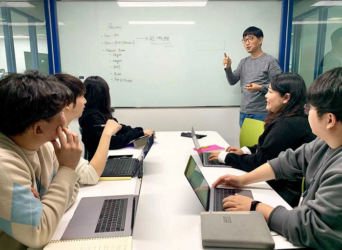휴톰-헬스케어 플랫폼 기획 및 운영