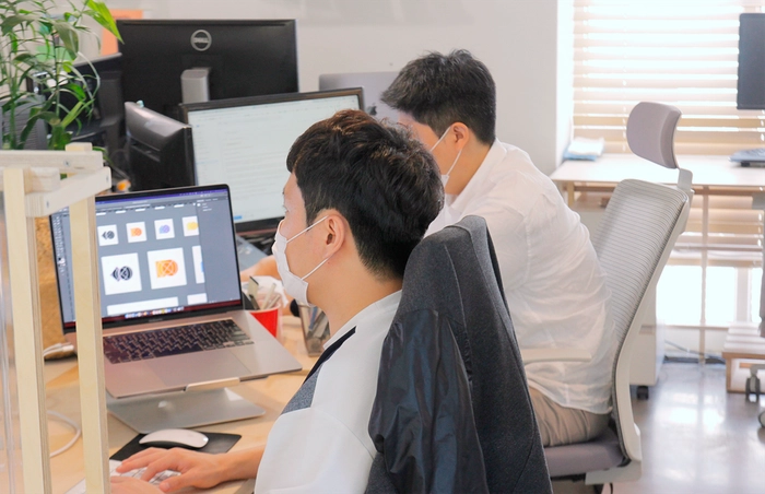 스터닝-프로덕트 디자이너(UI/UX)