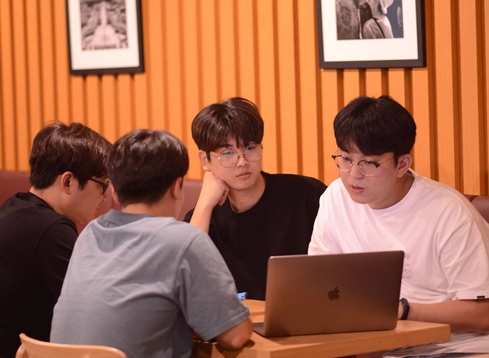 마드라스체크-SaaS 서비스 CS·CX 담당자