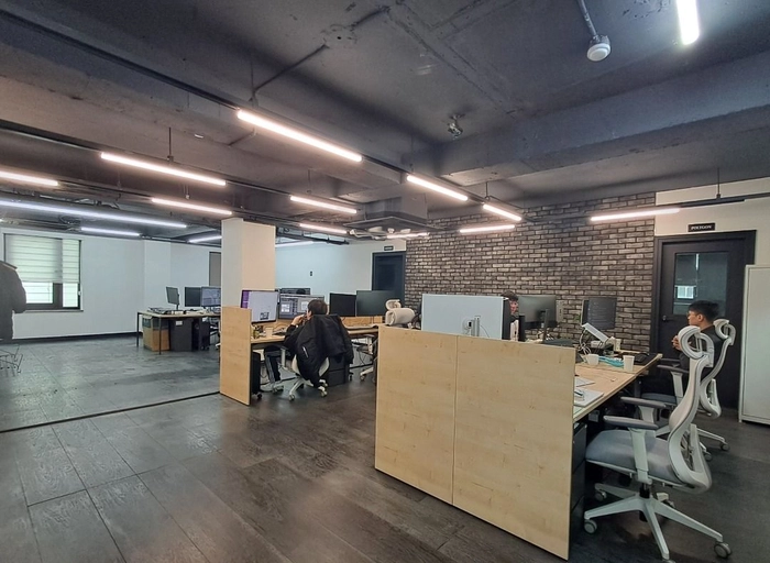 유모델러-소프트웨어 엔지니어 - 백엔드 기반 풀스택 (3년 이상)