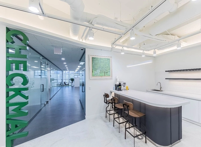 체크멀-기술지원 엔지니어(과장급1명)