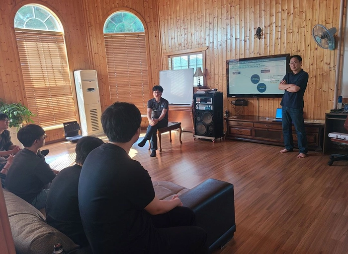 메타클-시니어급 Unity Client 개발자