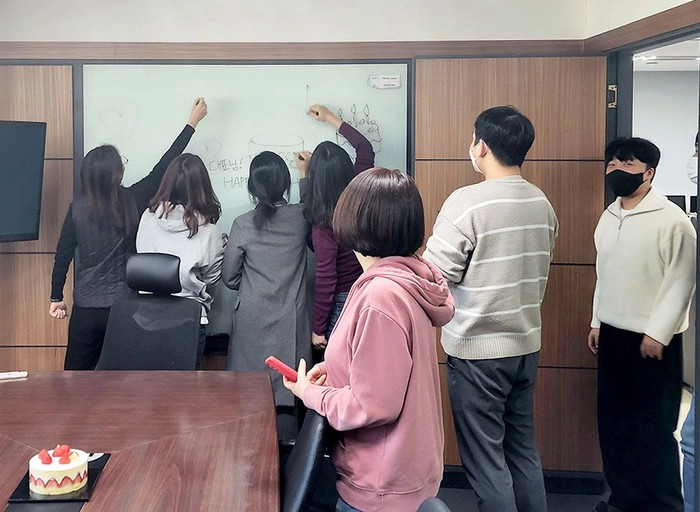 아이알큐더스-풀스텍 개발 (JAVA, VUE) (5년차 이상)