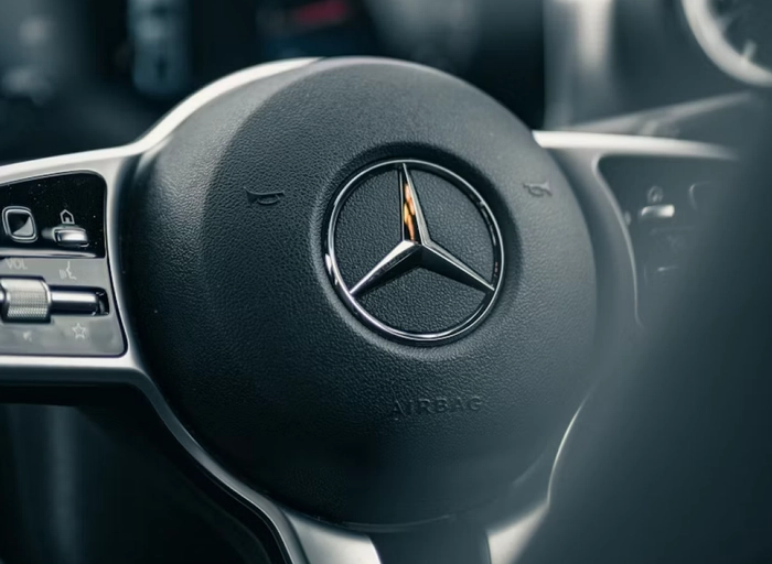 메르세데스-벤츠(Mercedes-Benz)-PR & Corporate Communications