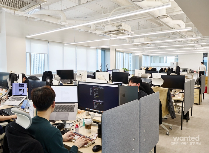 트리플콤마(골드스푼)-Product Designer (Senior)