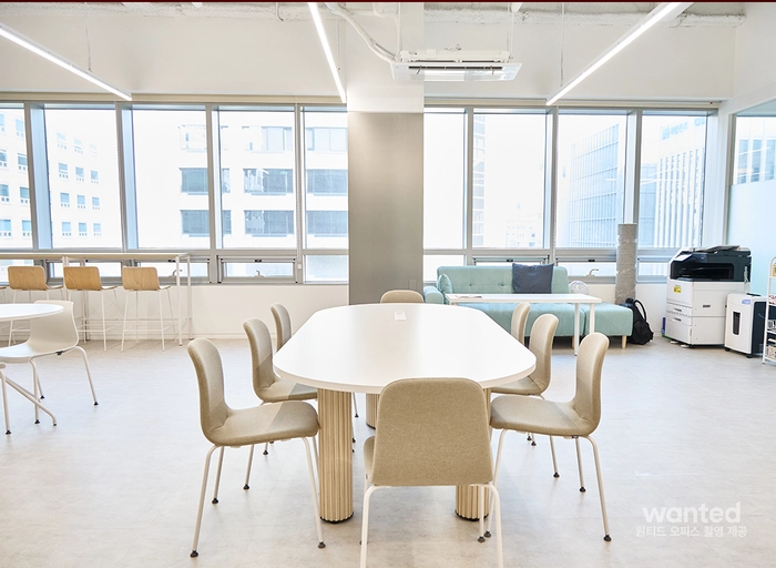 트리플콤마(골드스푼)-Product Designer (Senior)